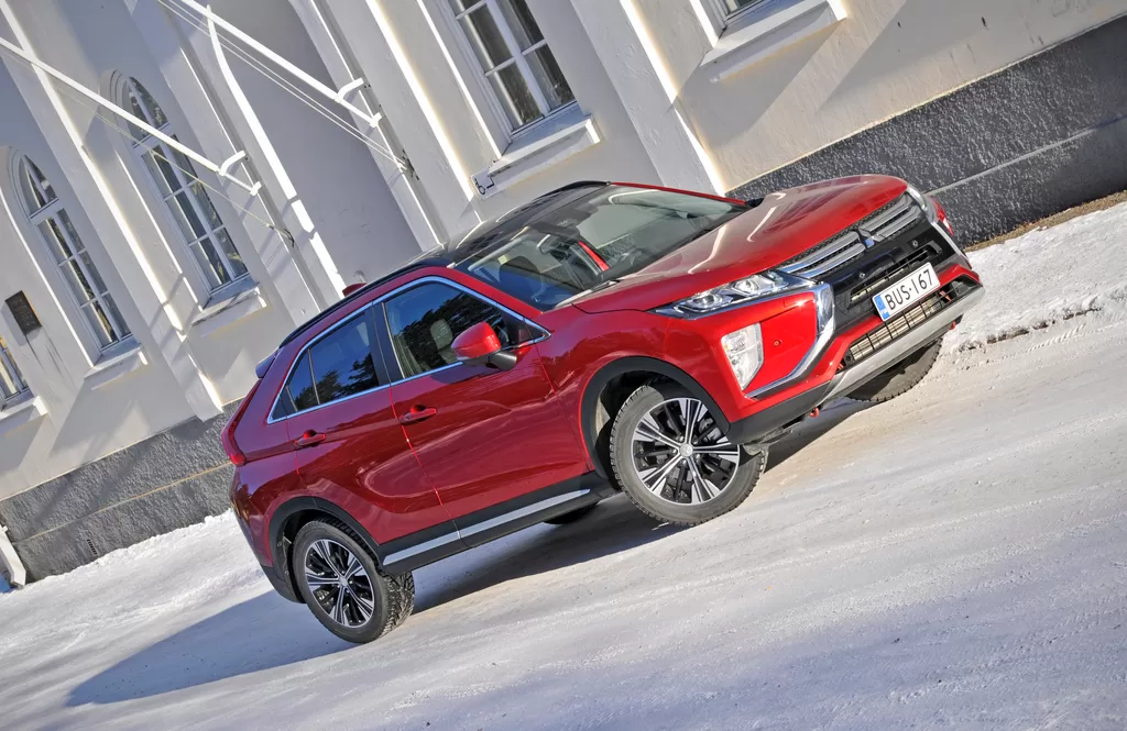 Koeajossa Mitsubishi Eclipse Cross Ravakka Neliveto Auto Bild Suomi7