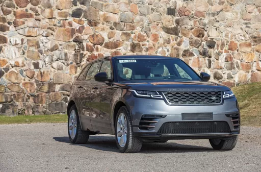 Range Rover Velar >> Koeajossa Range Rover Velar Joka Viheltaen Tulee Auto Range Rover Velar >> Koeajossa Range Rover Velar Joka Viheltaen Tulee Auto
