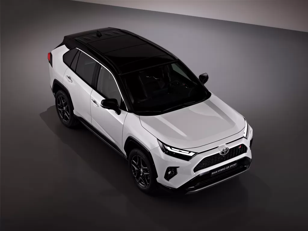 Toyota RAV4 GR Sport Sporttista ajettavuutta Suomeen alkuvuodesta