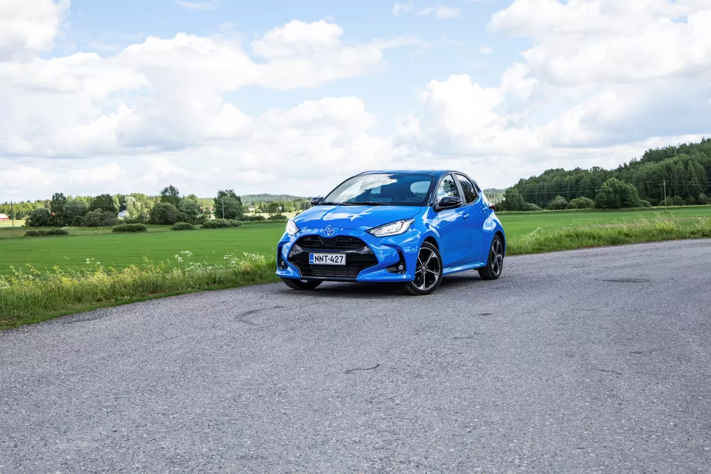 Verwunderlich Toyota Hybrid Yaris Bild